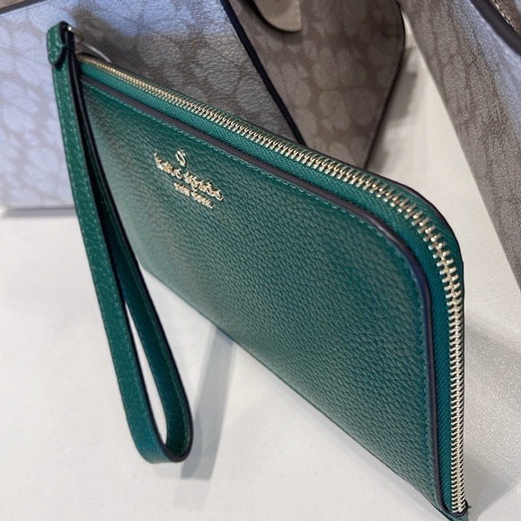 Kate Spade Medium Lucy L-Zip Wristlet Pebble Leather 
COLOR:
Arugula 
NWT - Picture 3 of 16
